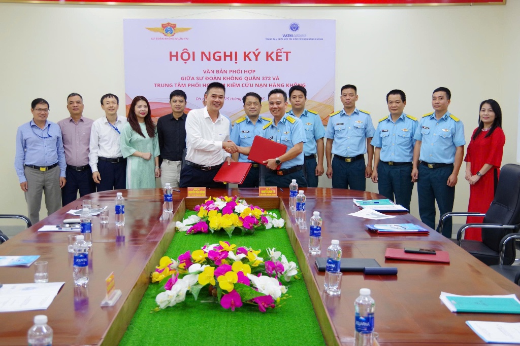 Ký kết văn bản phối hợp bảo đảm thông tin phục vụ công tác tìm kiếm, cứu nạn hàng không